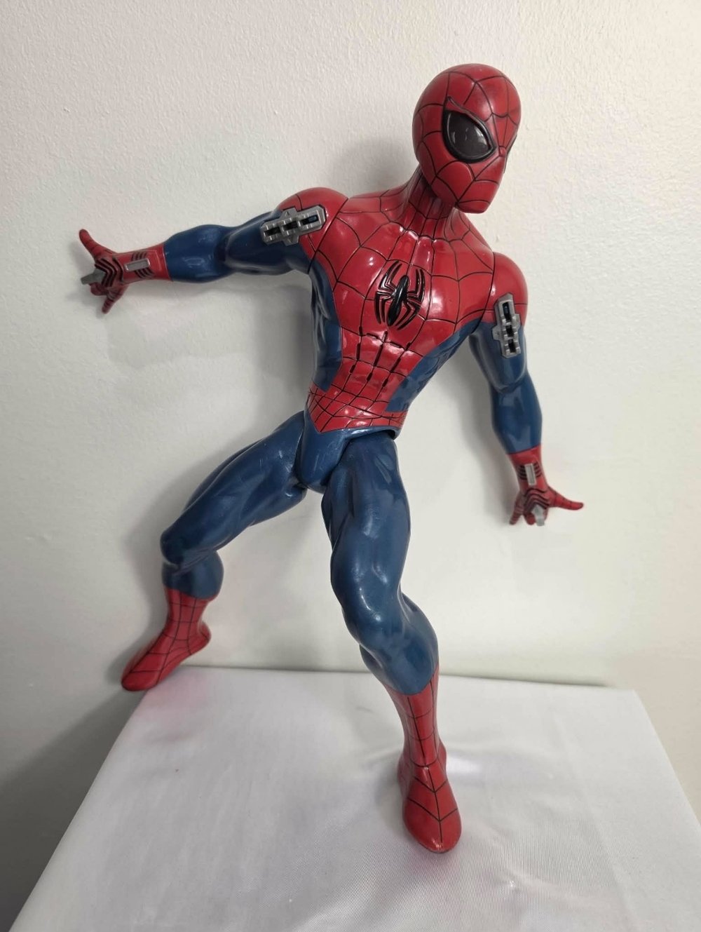 Spider-Man Web Shooter Marvel Action Figure With Lights / Sounds